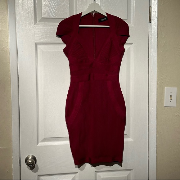 Akira burgundy dress - Picture 2 of 5